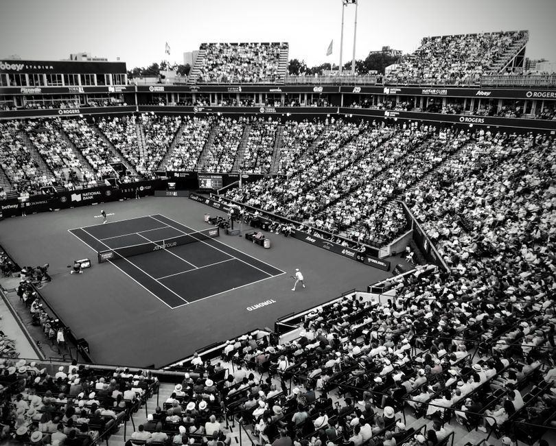 Coco Gauff's Coach's Box Put on Alert as Stray Shot Flies Into Stands