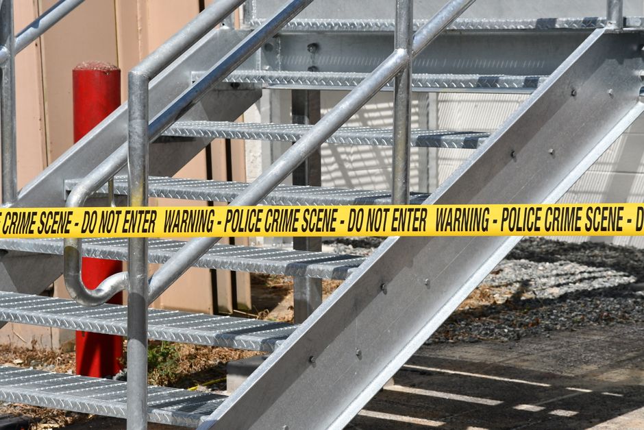 Manhunt Underway After Gunman Opens Fire on 28-Year-Old Man Outside Greenvale Home
