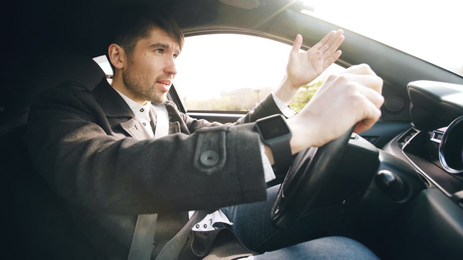 Professional Fighter Intervenes in Bruce Highway Road Rage Incident Targeting Two Young Girls