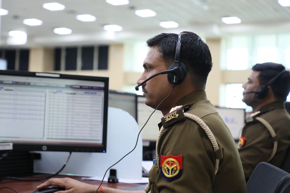 Queensland Police Conduct Welfare Checks on 21 Triple Zero Callers After Telstra Outage