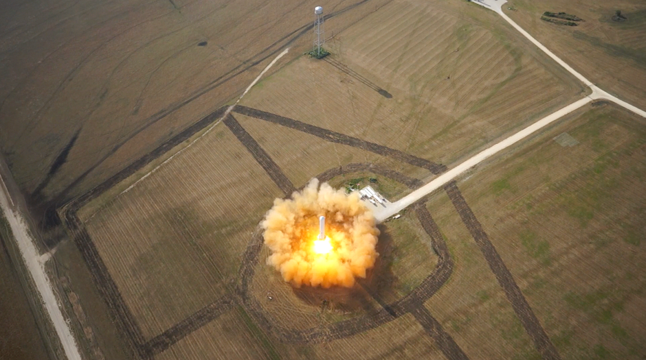 SpaceX Rocket Slams Into the Moon at 8,700km/h as Debris Plume Confirms Impact