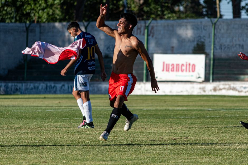 Takahiro Sekine Stuns Spurs with Equaliser on Sydney Debut